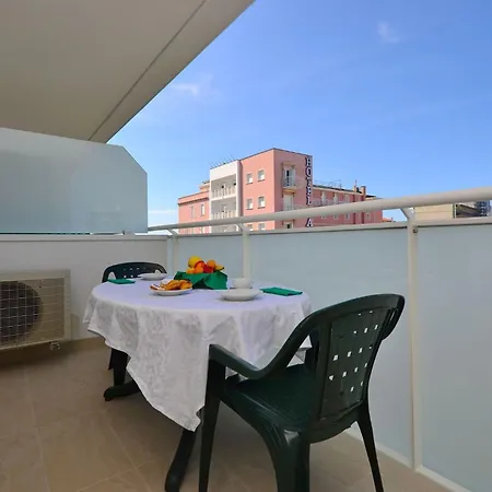 Apartment Beachside Near The Centre Lignano Sabbiadoro